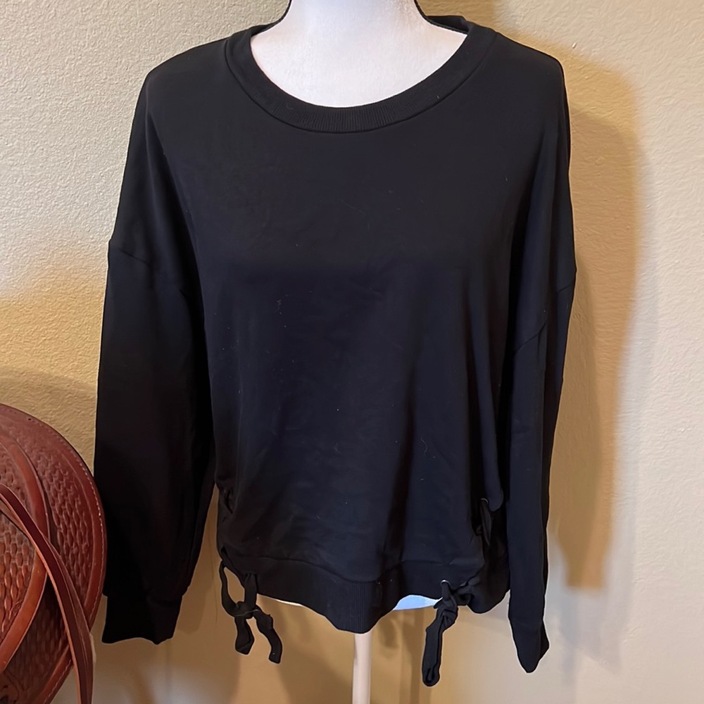 👚 LN Mossimo Supply Co. women’s 58% cotton and 42% polyester top